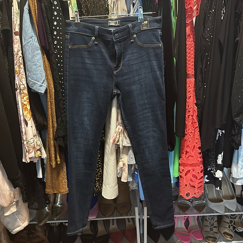 Never worn Abercrombie jeans